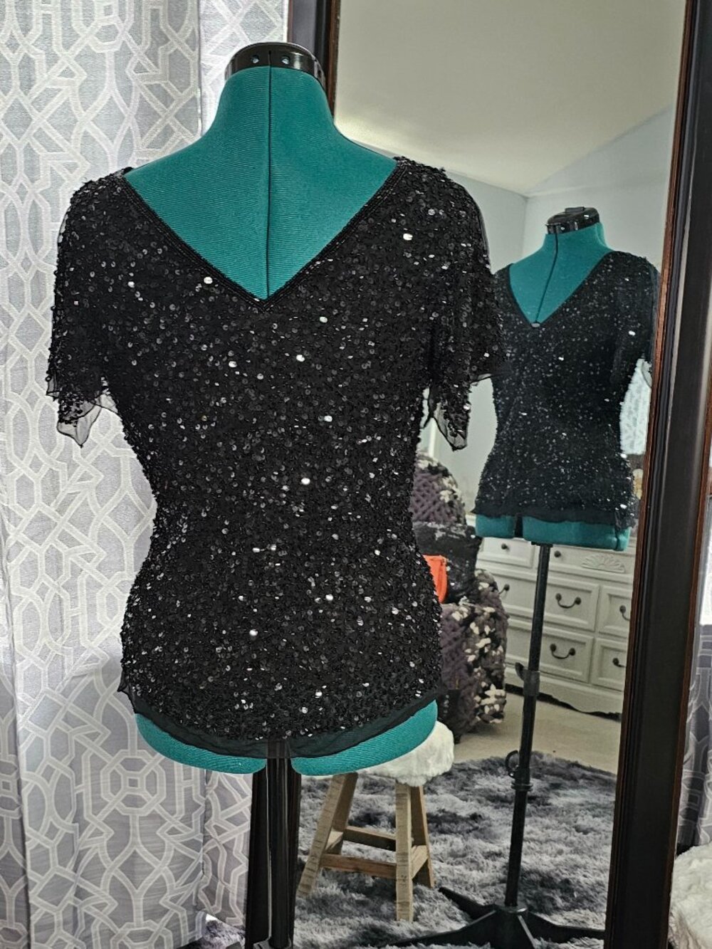 Adrianna Papell Boutique Black Sequin Silk Top – Size M - Picture 3 of 7